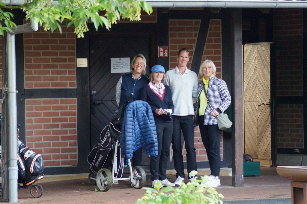2025.06.Traumturnier Averstegge Damengolf 4erFlight